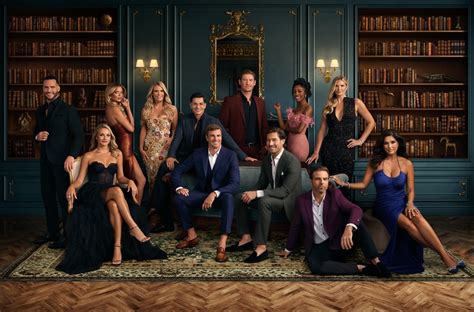 See Southern Charm Season 10 Cast Photos, Bios & Drama。